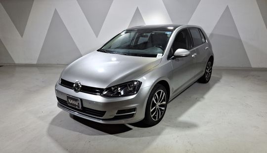 Volkswagen • Golf