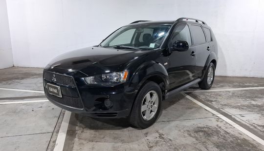 Mitsubishi • Outlander