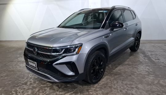 2022 • 62,437 km • Automático