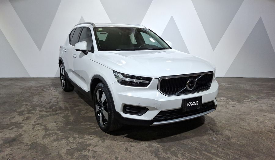 Volvo Xc40 2.0 T4 MOMENTUM AUTO Suv 2021