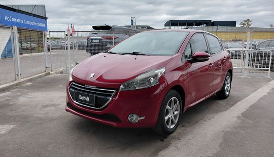 Peugeot • 208