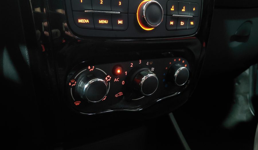 Renault Sandero Stepway 1.6 PH2 STEPWAY RIP CURL Hatchback 2012