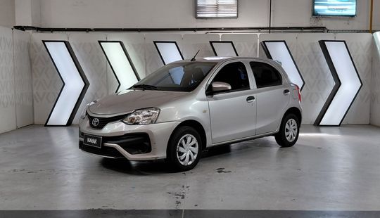 Toyota • Etios