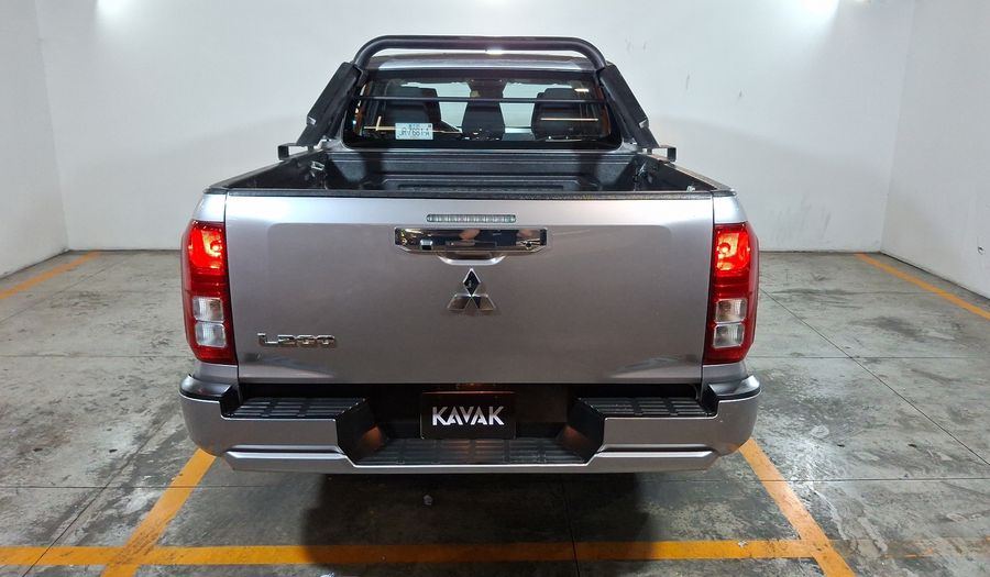 Mitsubishi L200 2.4 GLX GASOLINA Pickup 2025
