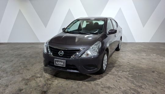 Nissan • Versa