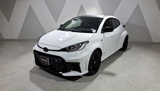 Toyota • Yaris