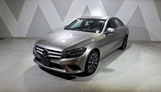 Mercedes Benz • Clase C