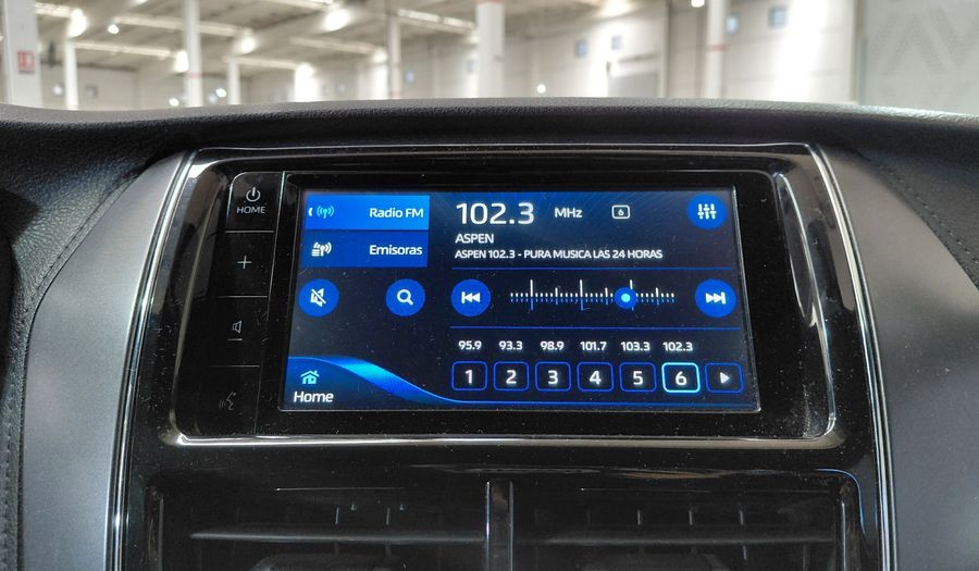 Toyota Yaris 1.5 XLS Hatchback 2022