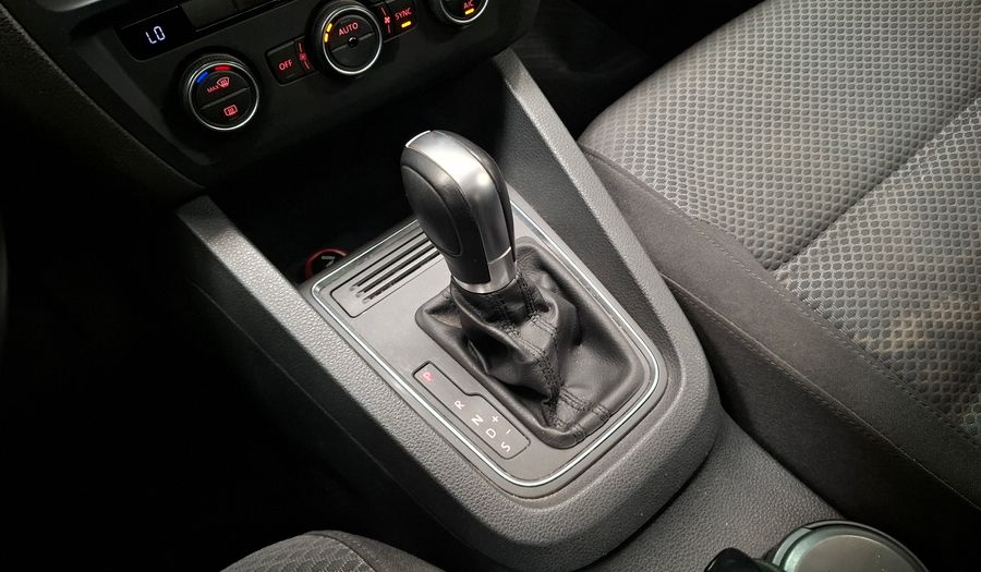 Volkswagen Vento 2.5 ADVANCE PLUS TIPTRONIC Sedan 2015