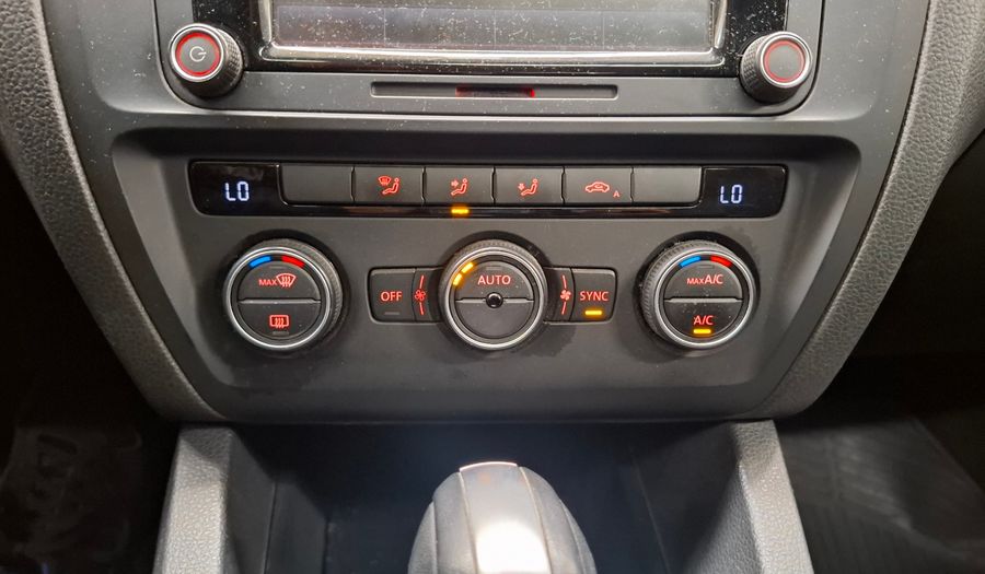 Volkswagen Vento 2.5 ADVANCE PLUS TIPTRONIC Sedan 2015