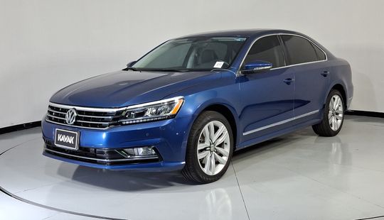 Volkswagen • Passat