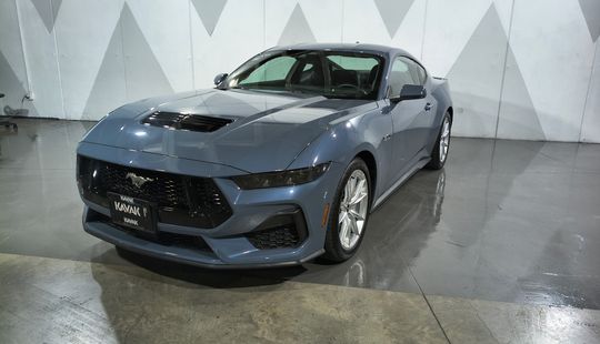 Ford • Mustang