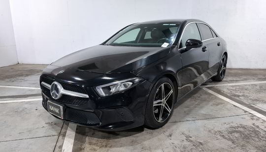Mercedes Benz • Clase A
