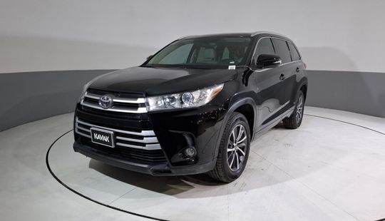Toyota • Highlander