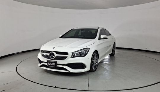 Mercedes Benz • Clase CLA