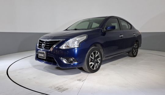 Nissan • Versa