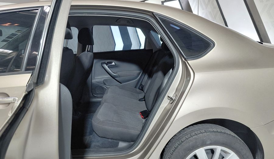 Volkswagen Polo 1.6 COMFORTLINE TIPTRONIC Sedan 2016
