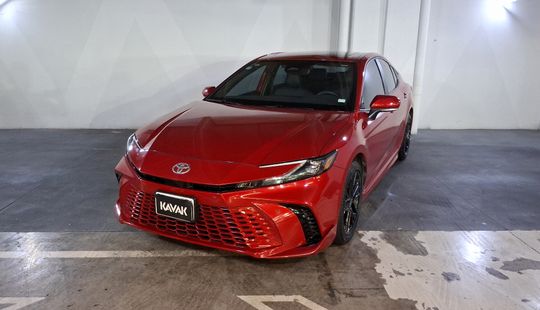Toyota • Camry