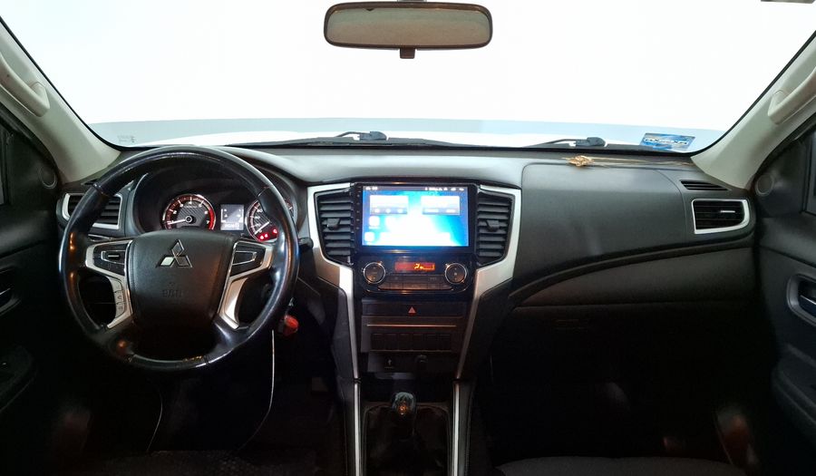 Mitsubishi L200 2.4 GLX GASOLINA Pickup 2020