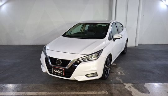 Nissan • Versa