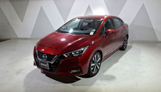 Nissan • Versa