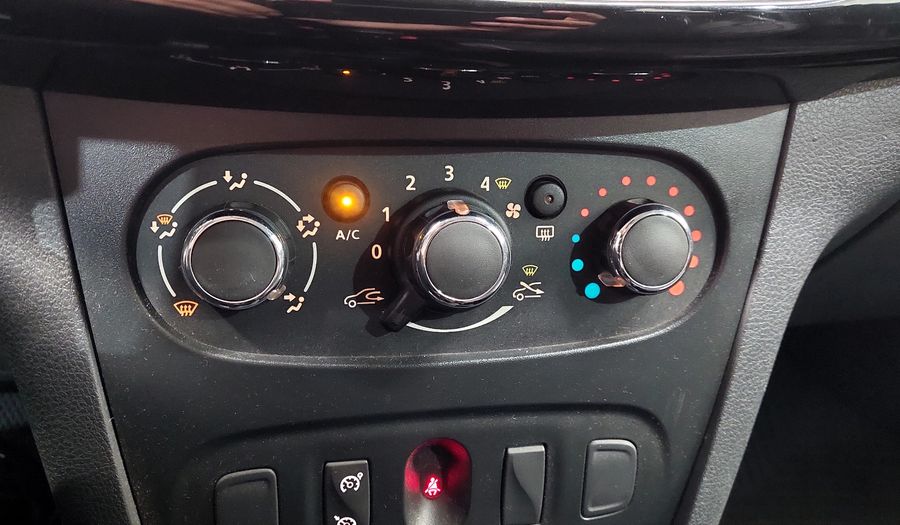 Renault Sandero Stepway 1.6 STEPWAY DYNAMIQUE Hatchback 2017