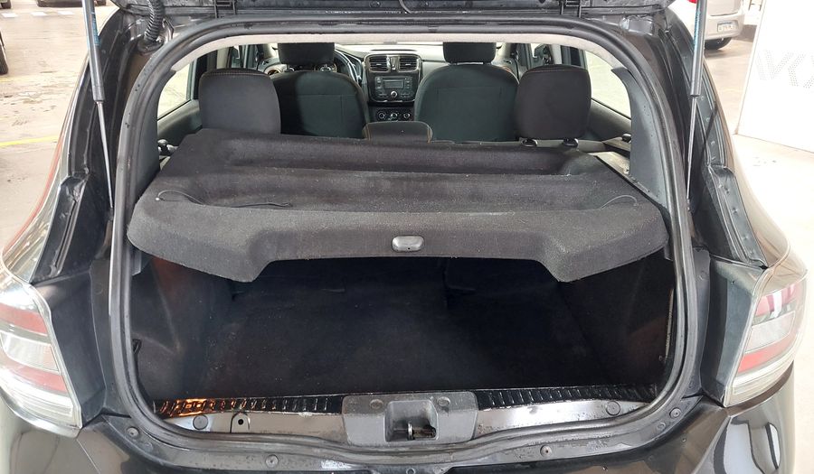 Renault Sandero Stepway 1.6 STEPWAY DYNAMIQUE Hatchback 2017