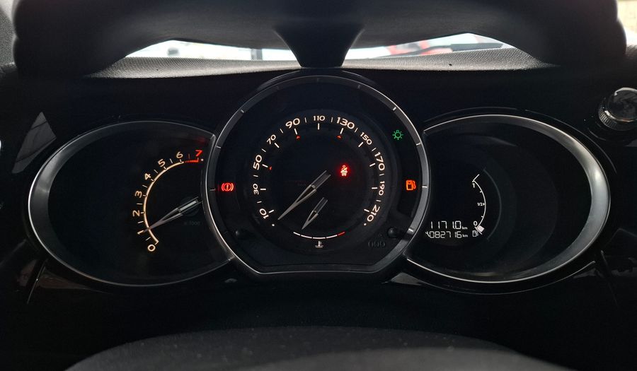 Citroen Ds3 1.6 SO CHIC Hatchback 2014