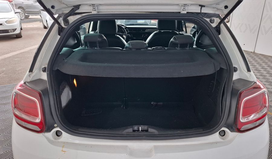 Citroen Ds3 1.6 SO CHIC Hatchback 2014