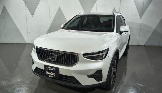 Volvo • XC40