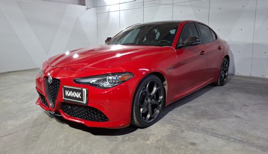 Alfa Romeo • Giulia