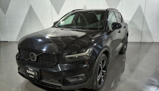 Volvo • XC40