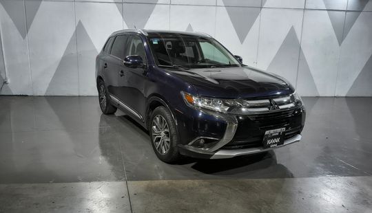 Mitsubishi • Outlander