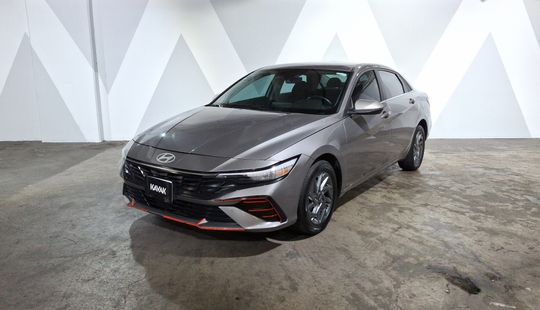Hyundai • Elantra
