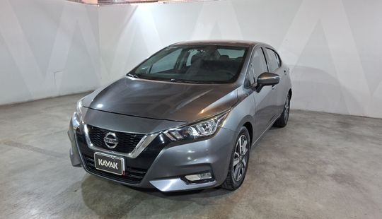 Nissan • Versa