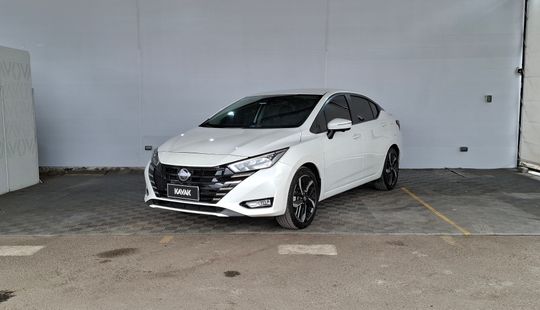 Nissan • Versa