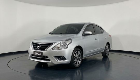 Nissan • Versa