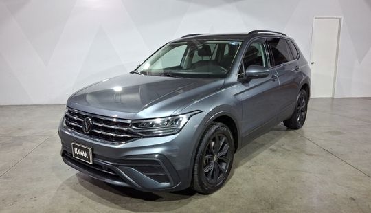Volkswagen • Tiguan