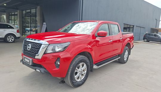 Nissan • Navara