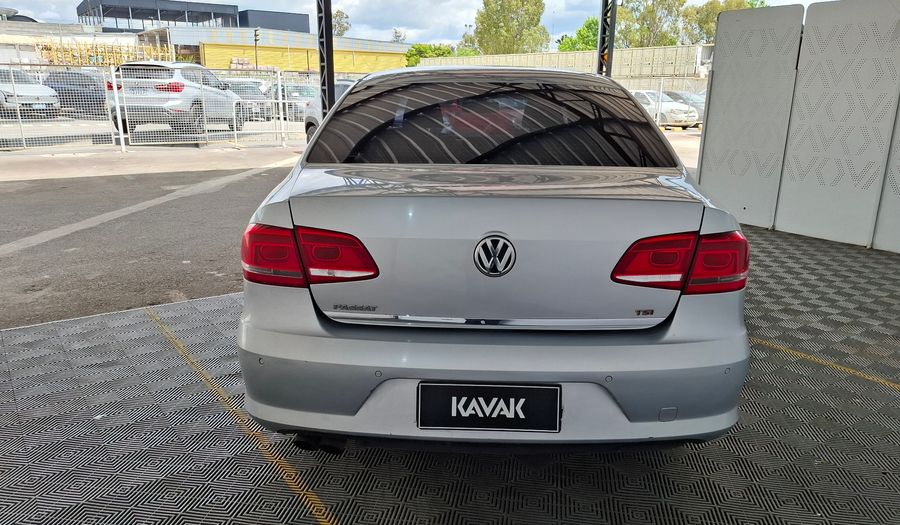 Volkswagen Passat 1.8 TSI COMFORT DSG Sedan 2012