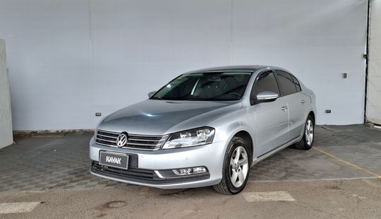 Volkswagen • Passat
