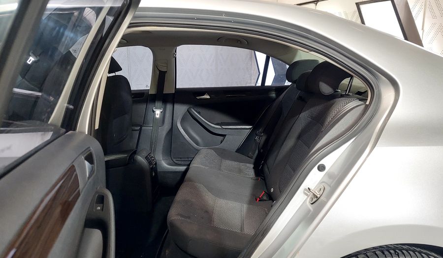 Volkswagen Vento 2.5 ADVANCE PLUS TIPTRONIC Sedan 2016
