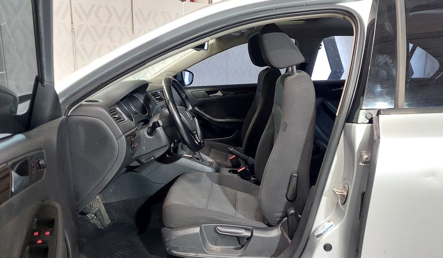 Volkswagen Vento 2.5 ADVANCE PLUS TIPTRONIC Sedan 2016