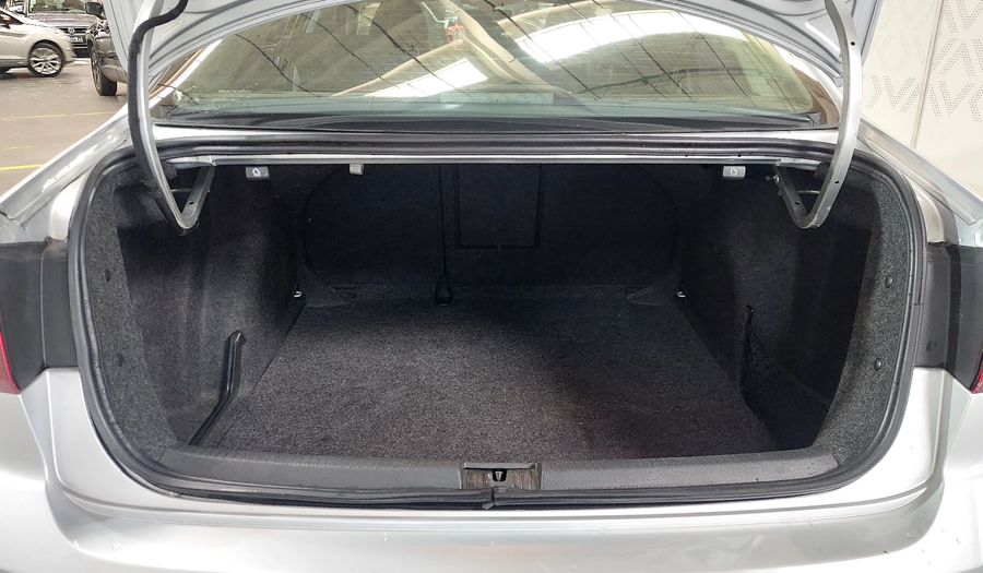 Volkswagen Vento 2.5 ADVANCE PLUS TIPTRONIC Sedan 2016