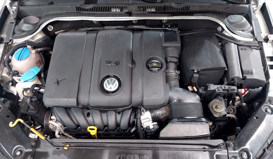Volkswagen Vento 2.5 ADVANCE PLUS TIPTRONIC Sedan 2016