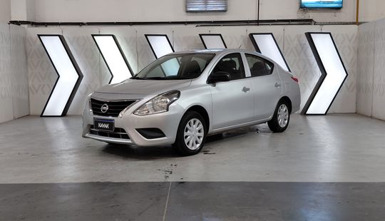 Nissan • Versa