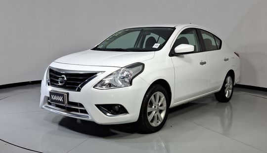 Nissan • Versa