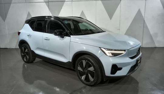 Volvo • XC40