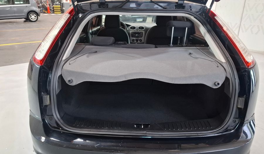 Ford Focus Ii 1.6 TREND Hatchback 2013