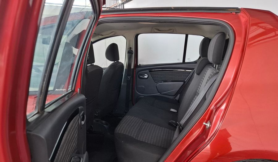 Renault Sandero 1.6 16V PRIVILEGE NAV Hatchback 2014